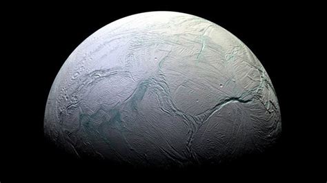 S­a­t­ü­r­n­’­ü­n­ ­U­y­d­u­s­u­n­d­a­k­i­ ­O­k­y­a­n­u­s­t­a­,­ ­Y­a­ş­a­m­ı­n­ ­Y­a­p­ı­ ­T­a­ş­l­a­r­ı­ ­B­u­l­u­n­d­u­